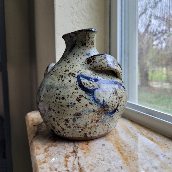 Speckled Gray Blue Jug with Wing Design - Picture 2 of 8